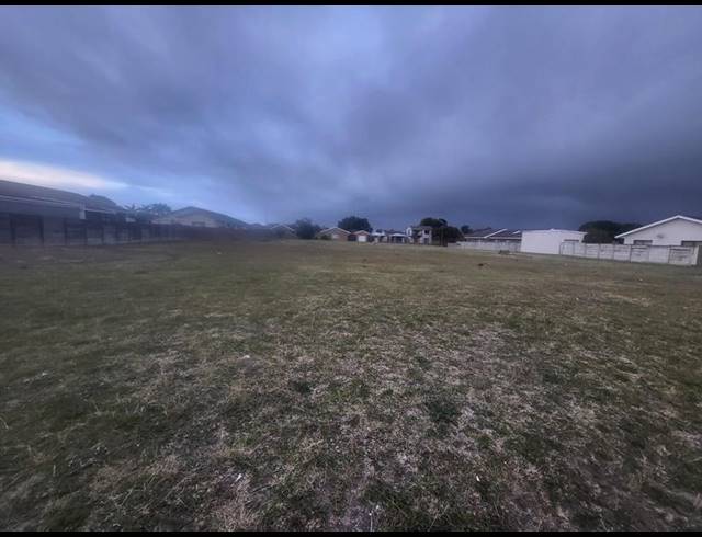 LAND FOR SALE IN ROWALLAN PARK